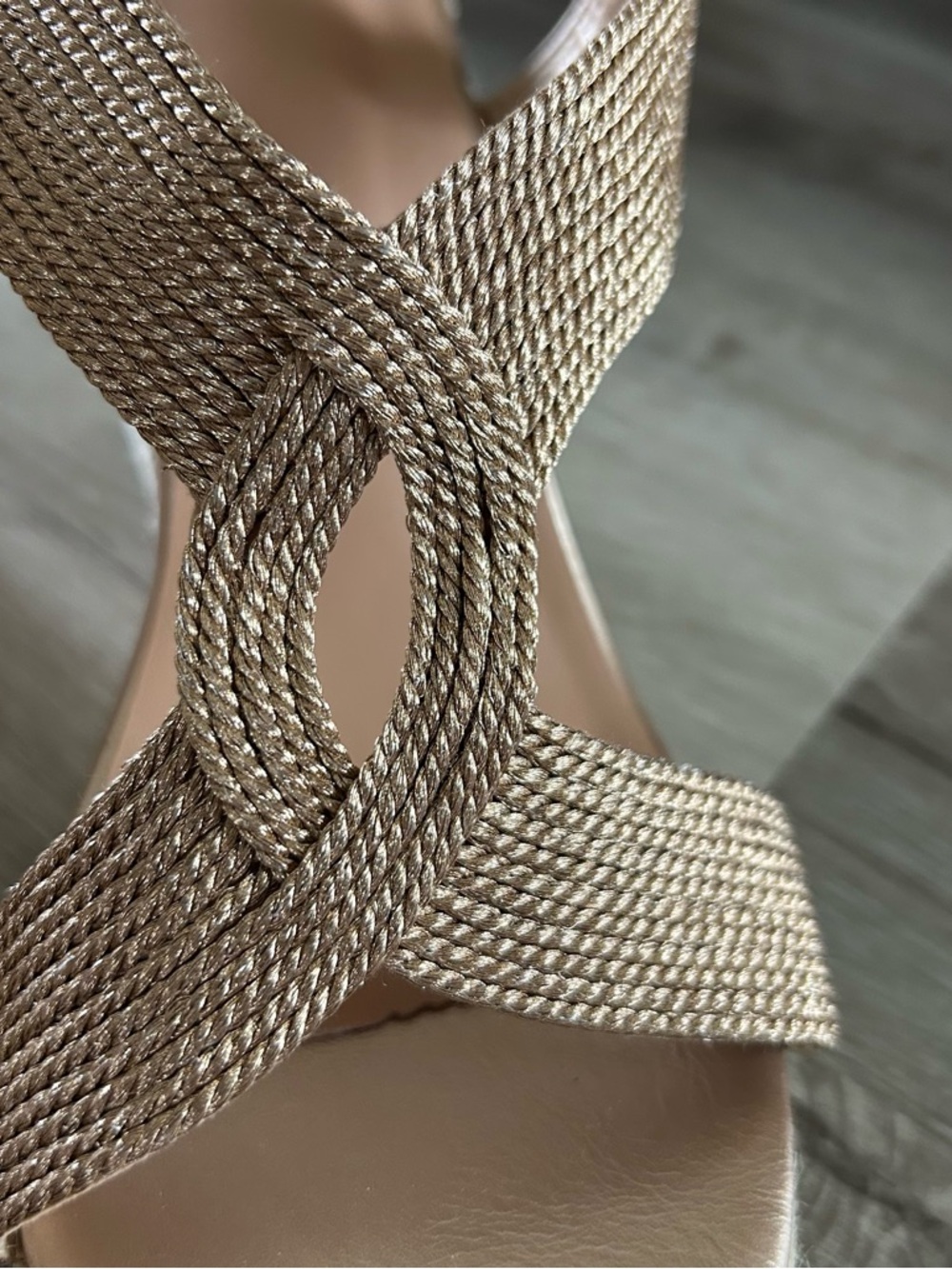 Women’s Metallic Rose Gold Wedge Sandals - Picture 5 of 6